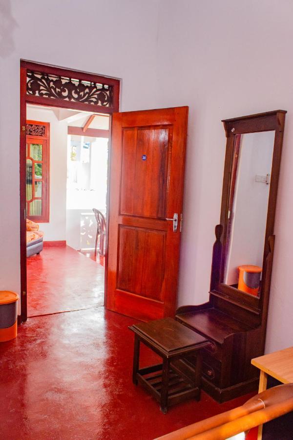 Hotel Murphy Cave à Mirissa Extérieur photo
